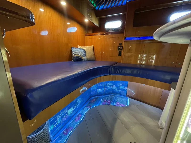 Slide: The Image of Aft Cabin Settees - 5916101