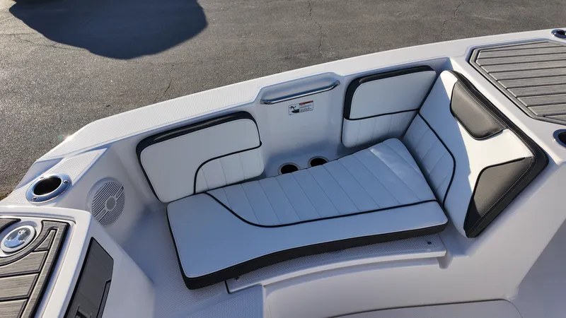 Slide: The Image of Yamaha 222 FSH Sport 2025 - 22