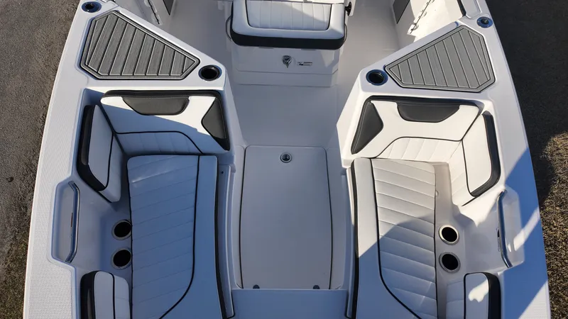 Slide: The Image of Yamaha 222 FSH Sport 2025 - 23