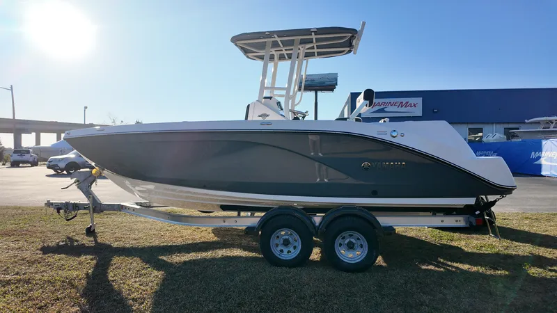 Slide: The Image of Yamaha 222 FSH Sport 2025 - 27