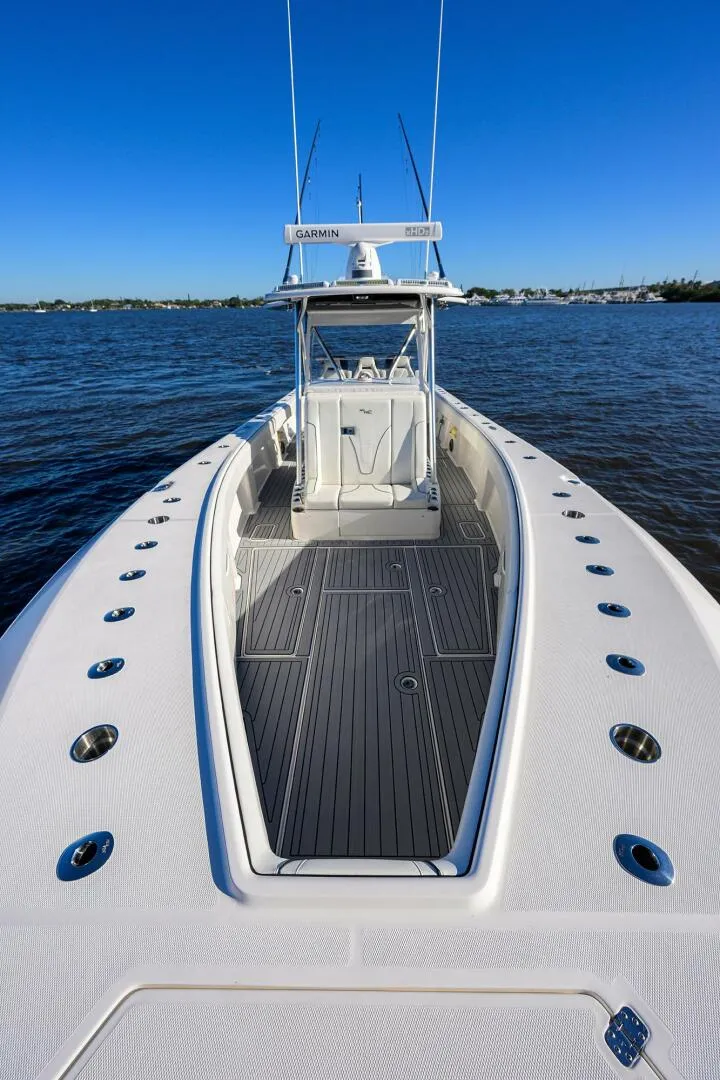 Slide: The Image of SeaVee 370Z 2023 - 5913644