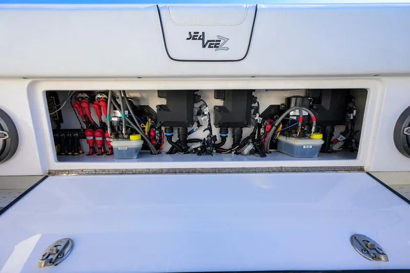 Slide: The Image of SeaVee 370Z 2023 - 5913681