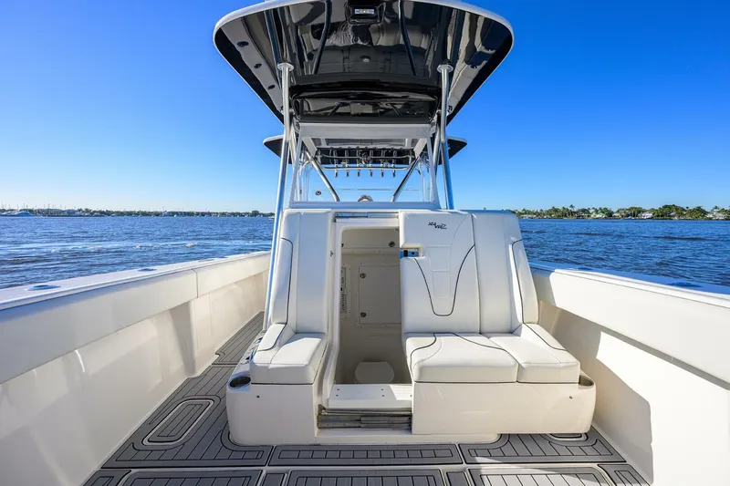 Slide: The Image of SeaVee 370Z 2023 - 5913682