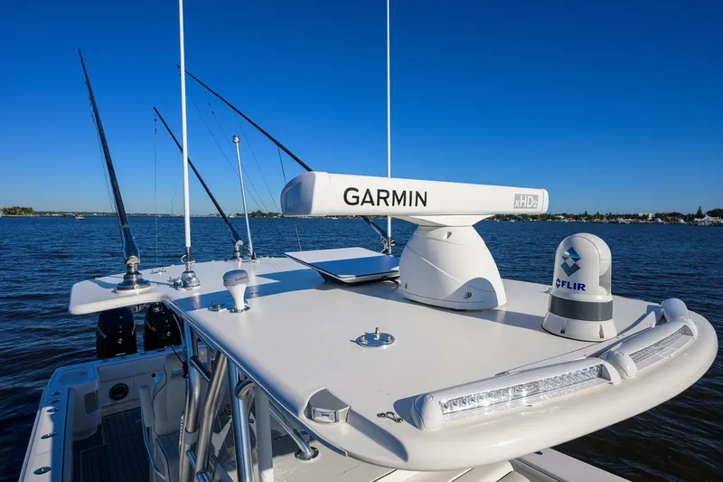 Slide: The Image of SeaVee 370Z 2023 - 5913741