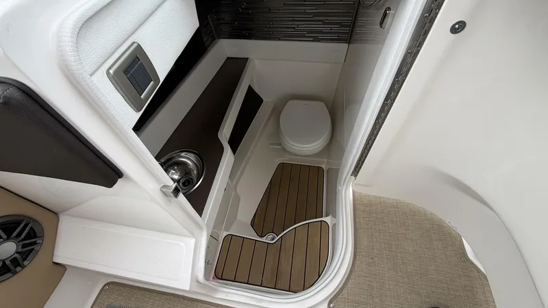 Slide: The Image of Sea Ray SLX 310 OB 2023 - 5981981