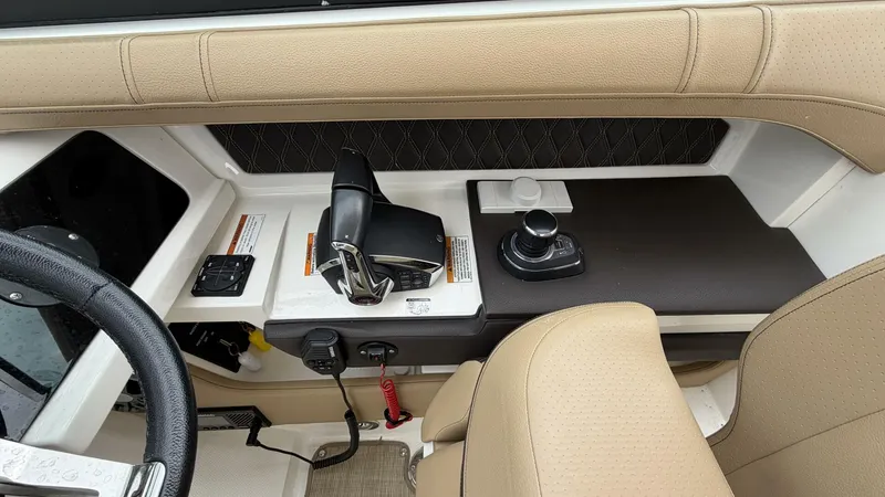 Slide: The Image of Sea Ray SLX 310 OB 2023 - 5981986