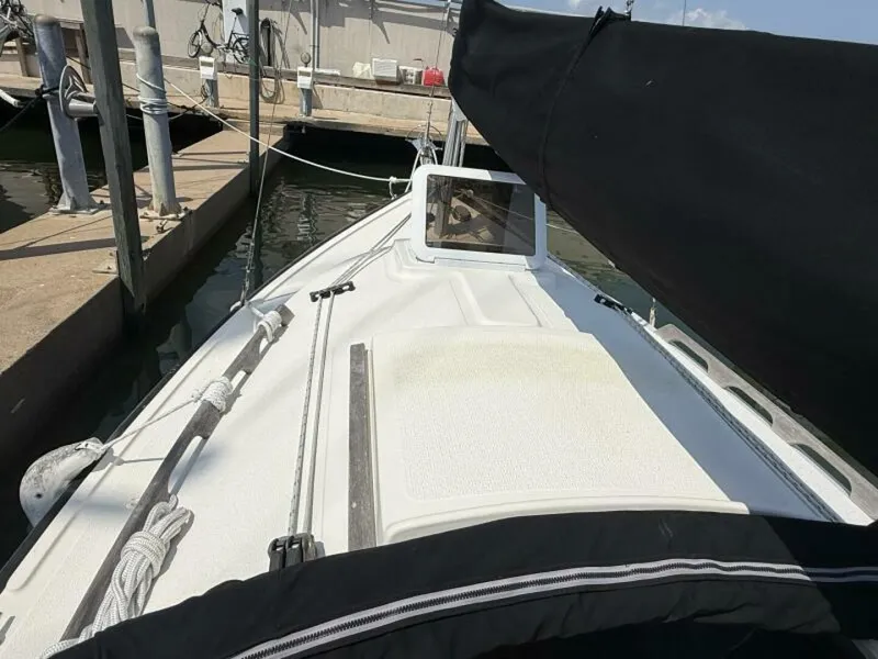 Slide: The Image of Horizon Cat cabin top - 5913874