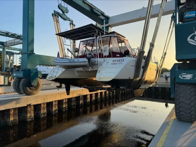 Slide: The Image of Lagoon 380 2004 - 5913945