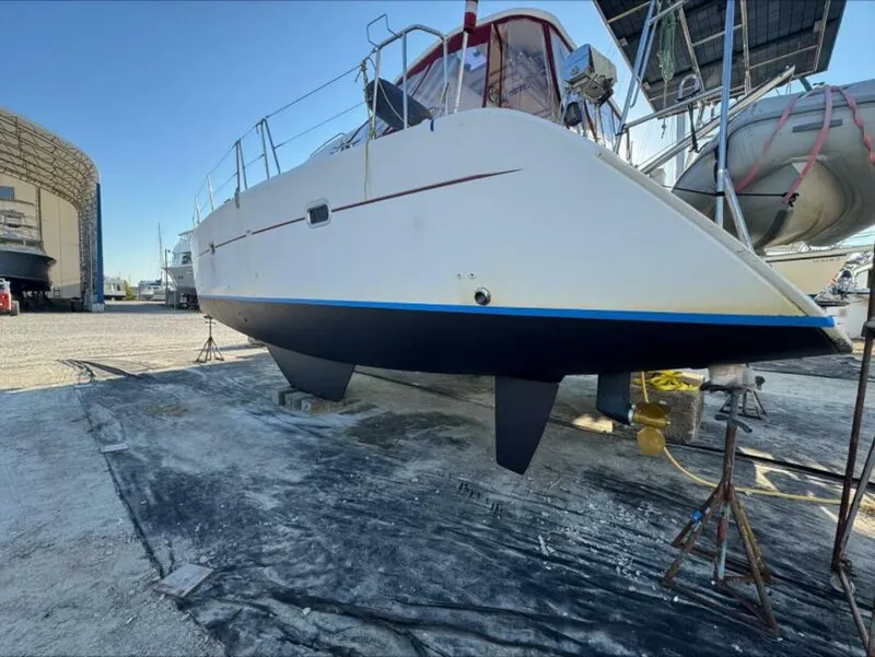 Slide: The Image of Lagoon 380 2004 - 5913949