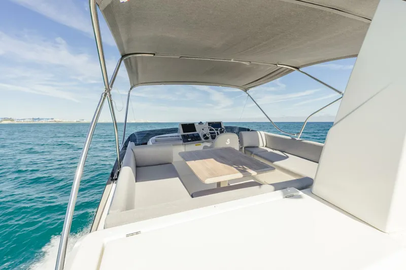 Slide: The Image of Beneteau 44 2025 - 5914007