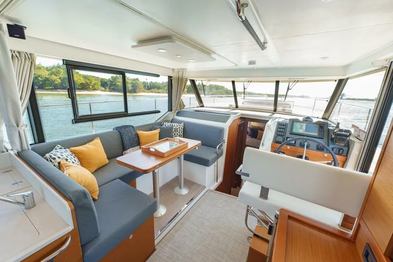 Slide: The Image of Beneteau 44 2025 - 5914024