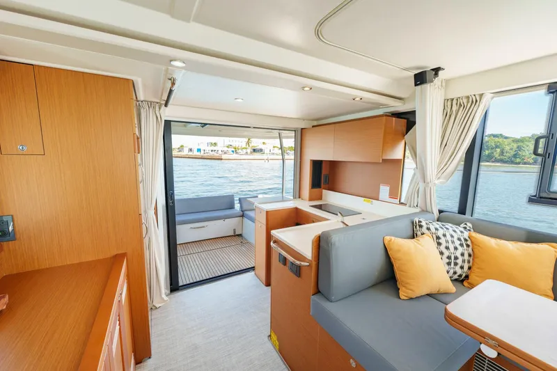 Slide: The Image of Beneteau 44 2025 - 5914028