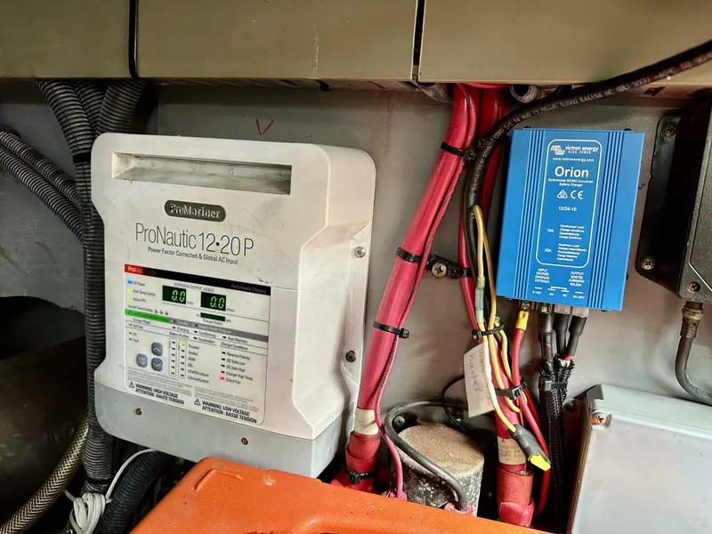 Slide: The Image of Sea Ray 48 LIFE IS GOOD TODAY - Engine Room 2002 Sea Ray 48 LIFE IS GOOD TODAY - 5917811