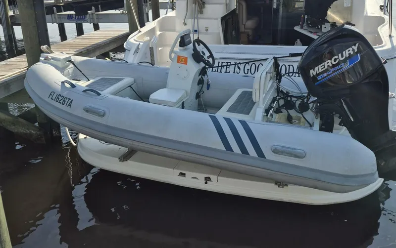 Slide: The Image of Sea Ray 48 LIFE IS GOOD TODAY - Exterior Tender 2002 Sea Ray 48 LIFE IS GOOD TODAY - 5917936