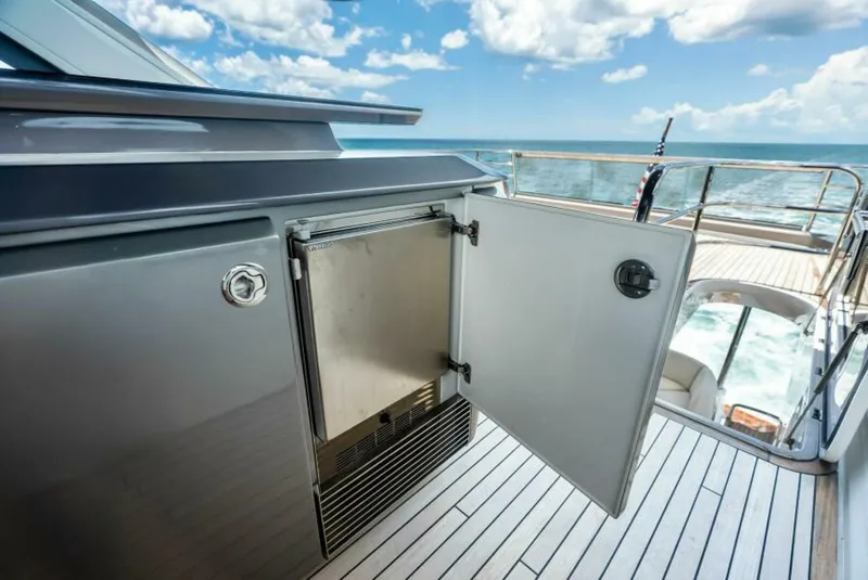 Slide: The Image of 2024 Princess Y72 Motor Yacht - 5914277