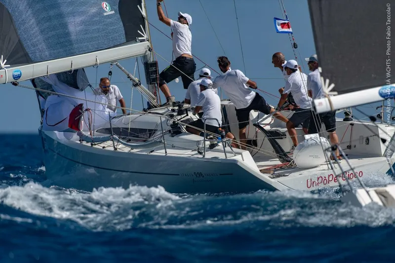 Slide: The Image of Italia Yachts 9.98 2026 - 5914423