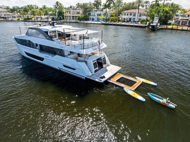Slide: The Image of Ocean Alexander 32L 2024 - 130