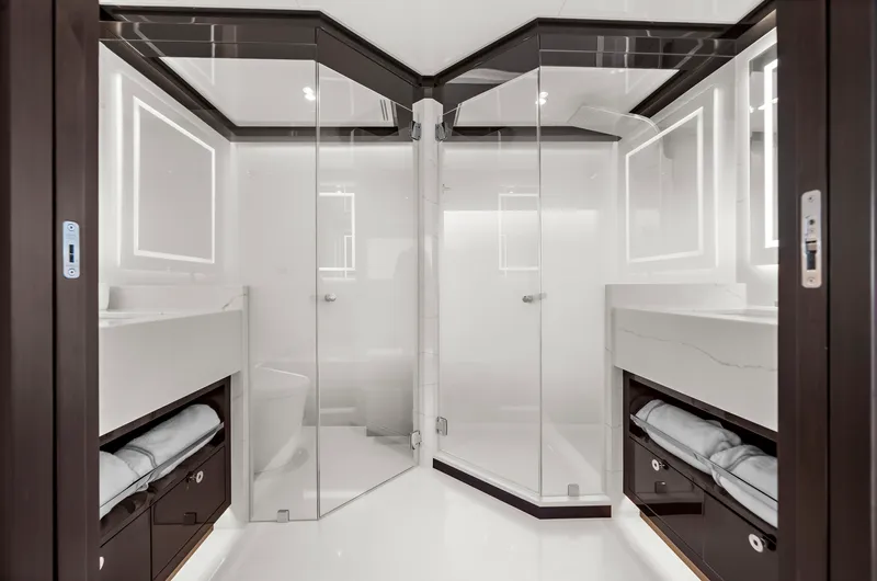 Slide: The Image of Ocean Alexander 32 L 2024 - 5914769