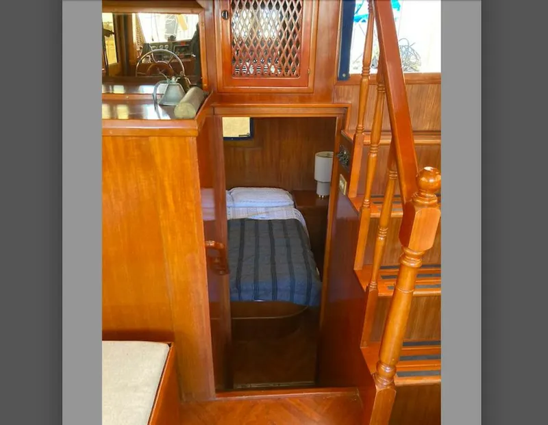 Slide: The Image of Heritage East Sundeck 36 1986 - 5915001