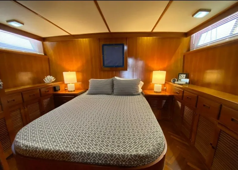 Slide: The Image of Heritage East Sundeck 36 1986 - 5915012