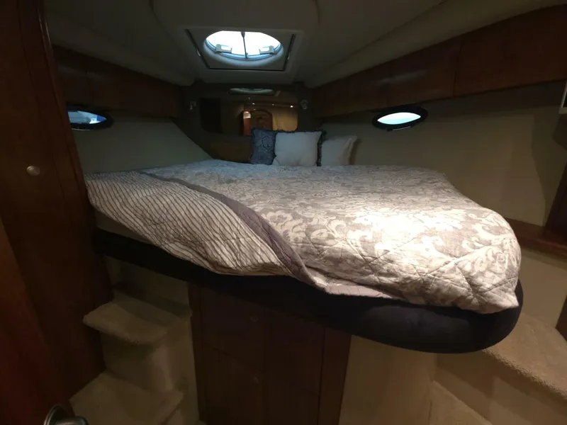 Slide: The Image of Cruisers Yachts 39 2008 - 5941744