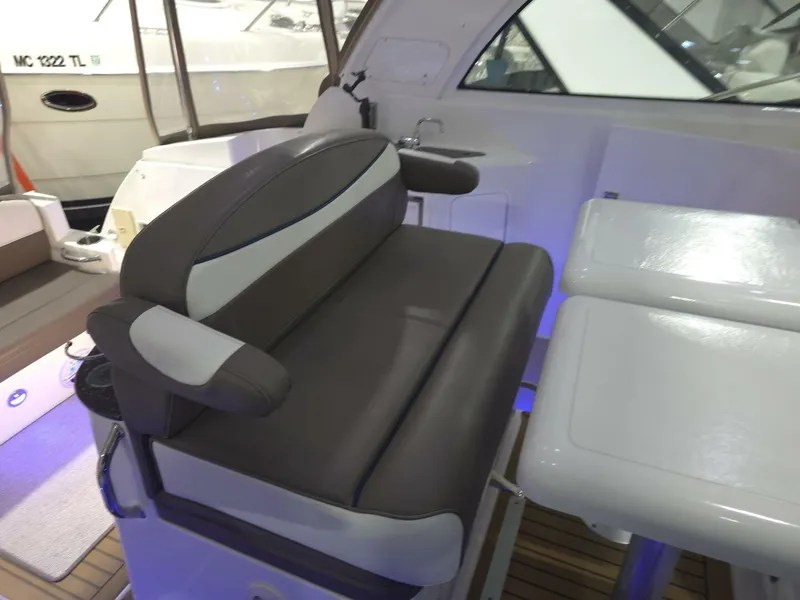 Slide: The Image of Cruisers Yachts 39 2008 - 5941772