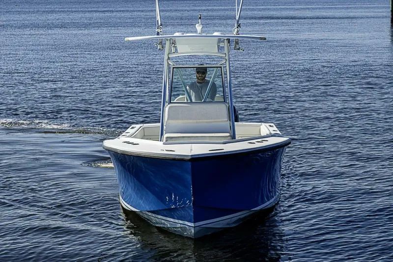 Slide: The Image of Regulator Marine 26 Forward Seating 2000 - 5915191