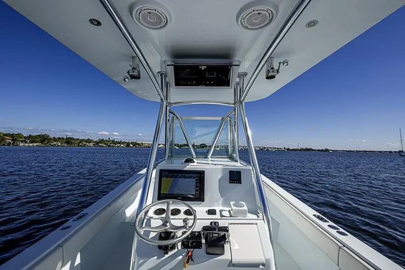 Slide: The Image of Regulator Marine 26 Forward Seating 2000 - 5915185