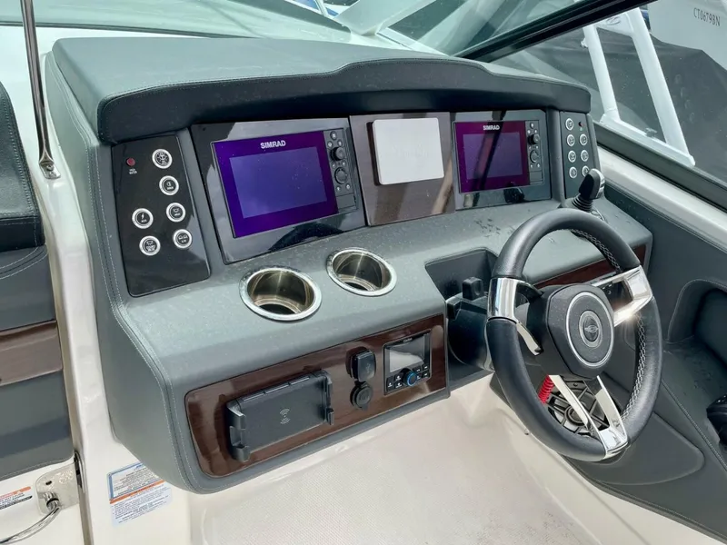 Slide: The Image of Chaparral 280 OSX 2023 - 5915226