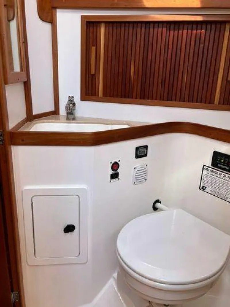 Slide: The Image of Sabreline 36 Sedan 2004 - 5915329