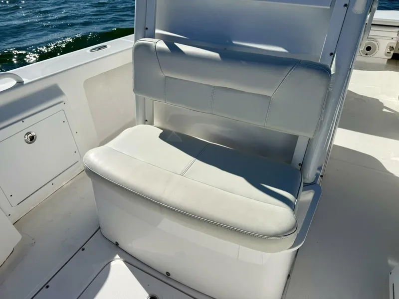 Slide: The Image of 2020 Everglades 243 CC - Foredeck Seating  - 5915393