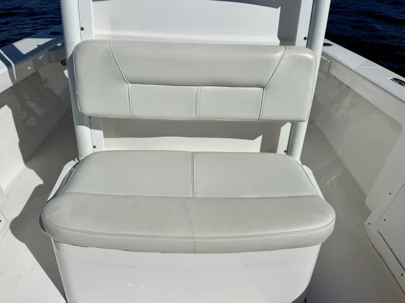 Slide: The Image of 2020 Everglades 243 CC - Foredeck Seating  - 5915404