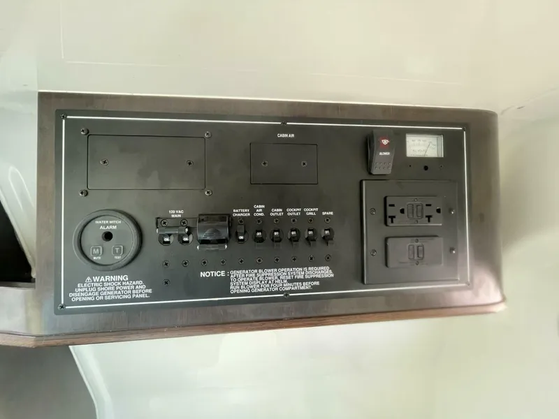 Slide: The Image of Pursuit 32 2021 - 5915566