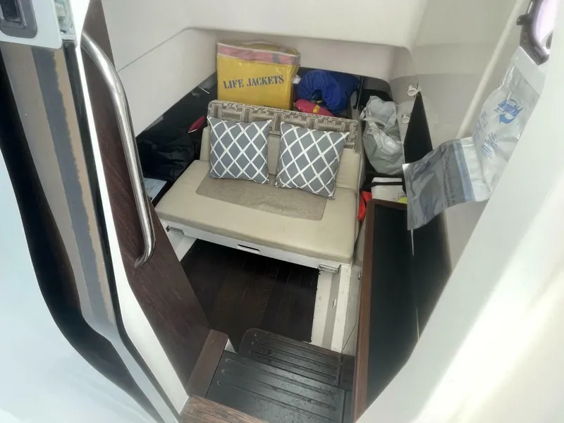 Slide: The Image of Pursuit 32 2021 - 5915568