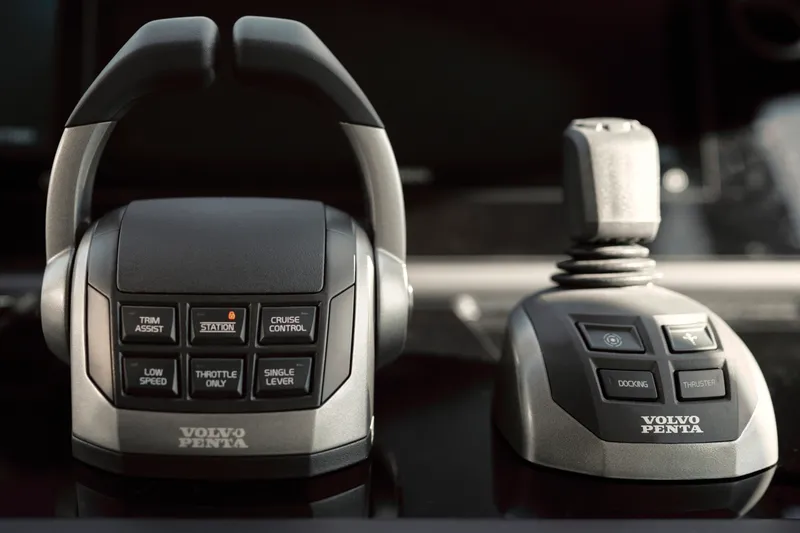 Slide: The Image of Azimut Seadeck 7 2026 - 5916158