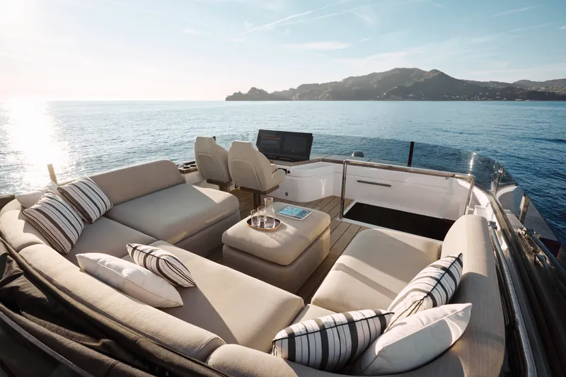 Slide: The Image of Azimut Seadeck 7 2026 - 5916185