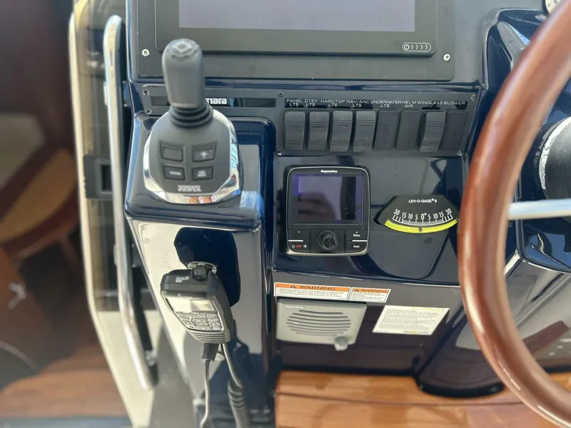 Slide: The Image of Tiara 3500 Sovran 2008 - 5916440