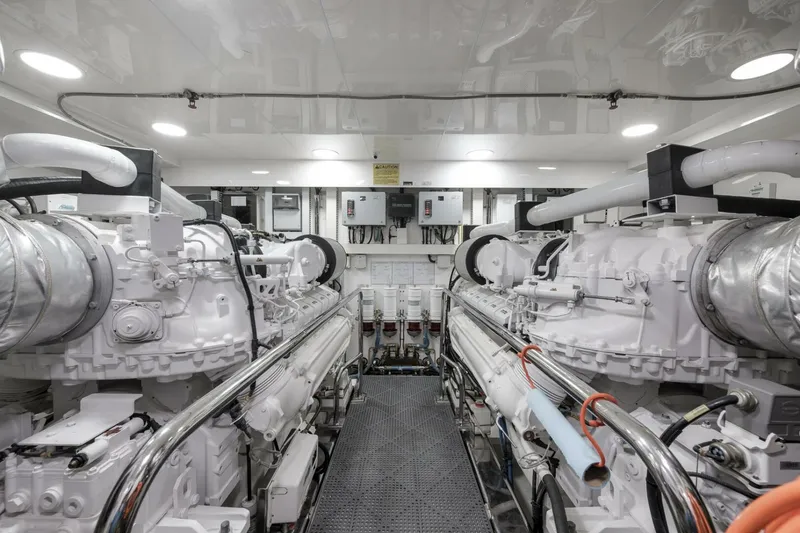 Slide: The Image of Ocean Alexander 85 2017 - 5922999