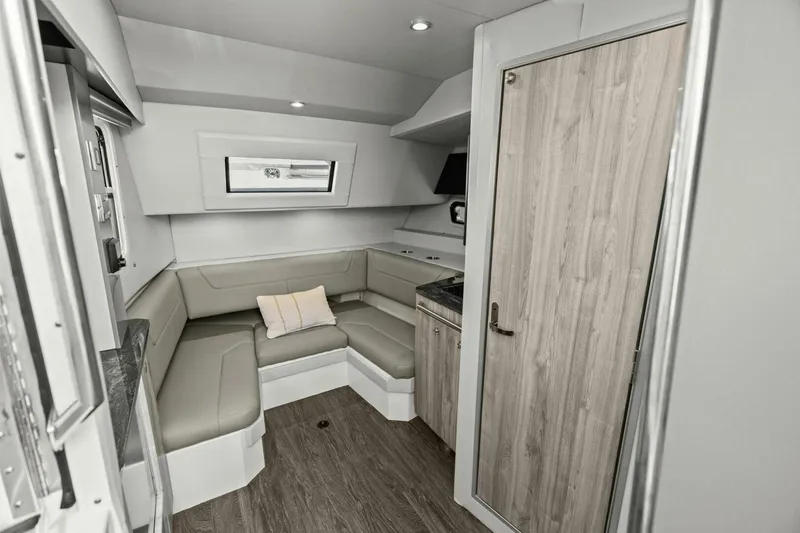 Slide: The Image of Formula 38 - Cabin 2023 Formula 380 Super Sport Crossover - 5916582