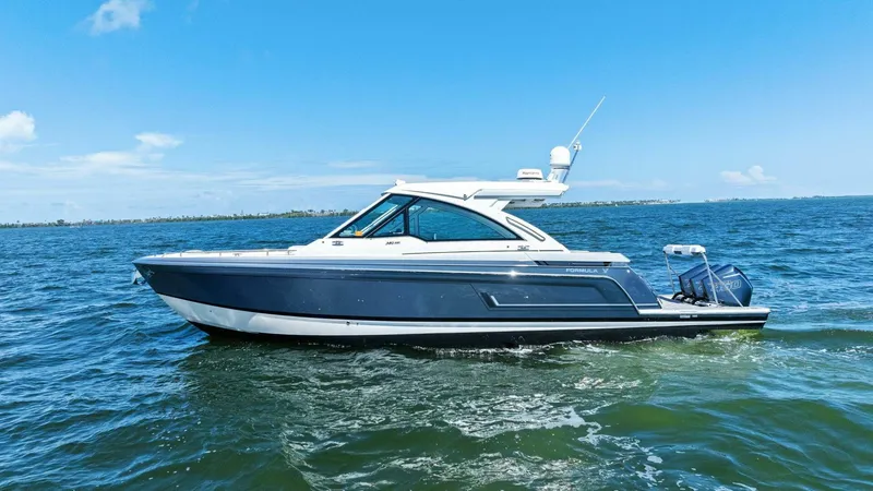 Slide: The Image of Formula 38 - Exterior Profile 2023 Formula 380 Super Sport Crossover - 5916563