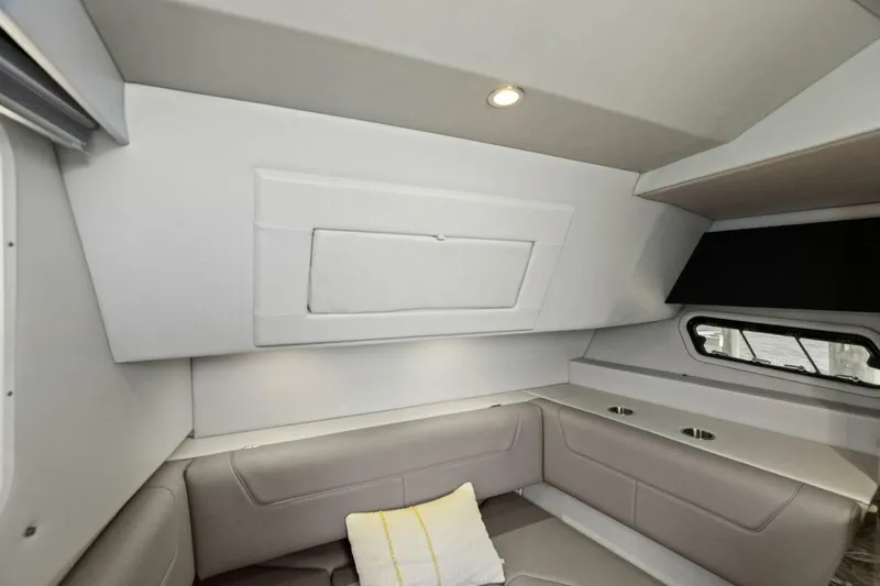 Slide: The Image of Formula 38 - Cabin 2023 Formula 380 Super Sport Crossover - 5916592