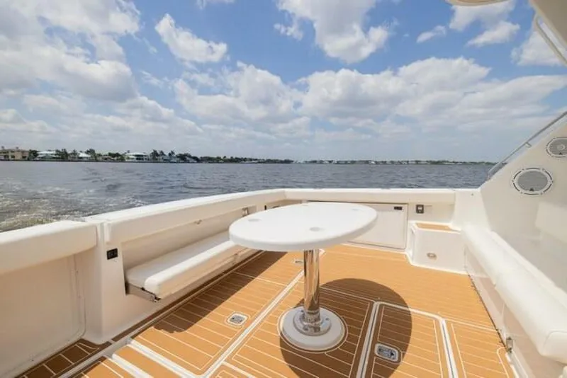 Slide: The Image of Tiara 4100 Open 2000 - 5916614