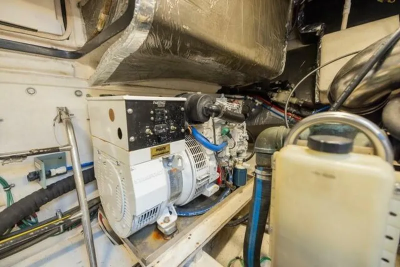 Slide: The Image of Tiara 4100 Open 2000 - 5916619