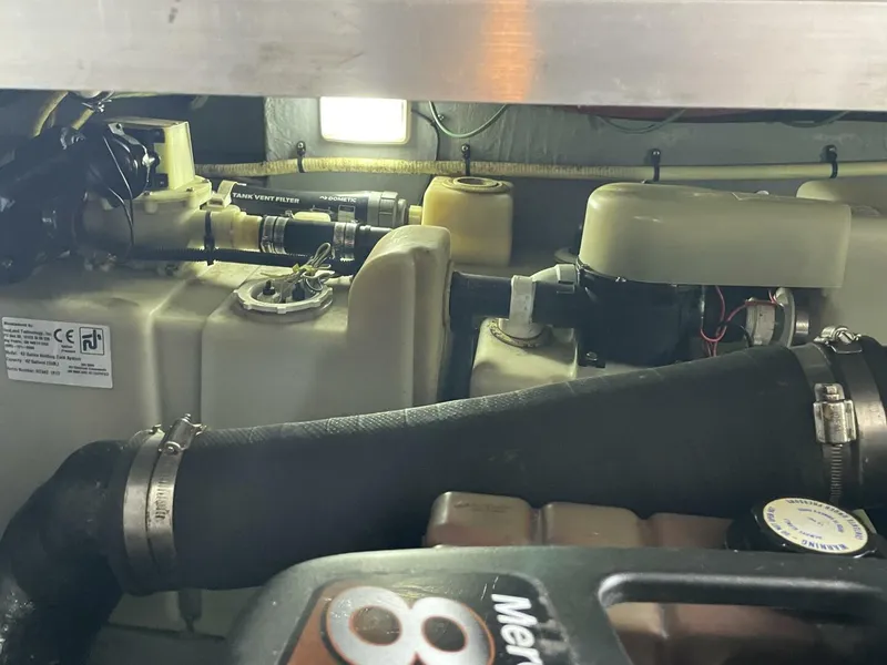 Slide: The Image of Sea Ray 380 Sundancer 2001 - 5916750