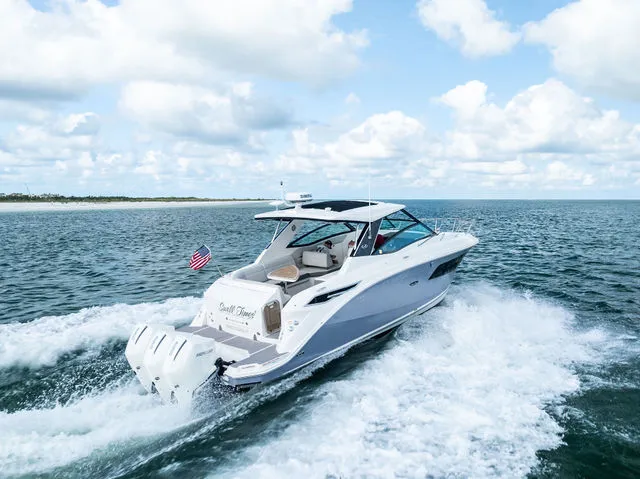 Slide: The Image of Sea Ray Sundancer 320 2022 - 29
