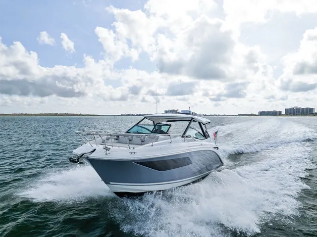 Slide: The Image of Sea Ray Sundancer 320 2022 - 33