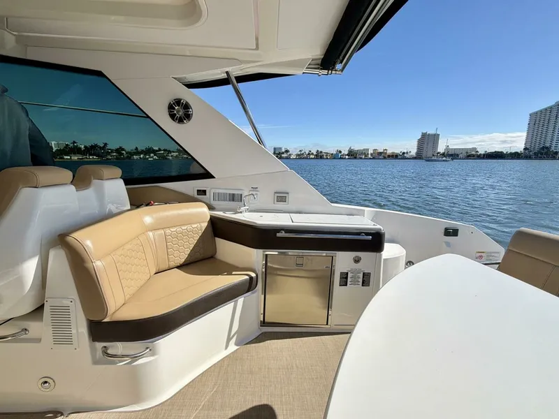 Slide: The Image of Sea Ray 32 - Cockpit 2022 Sea Ray 32 Sundancer 230 - 7681114