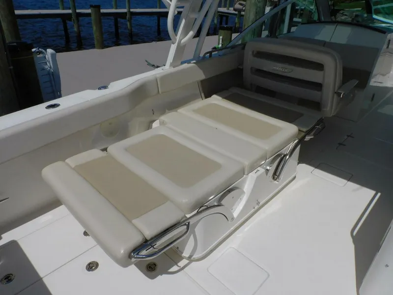 Slide: The Image of Boston Whaler 320 Vantage 2016 - 5916697
