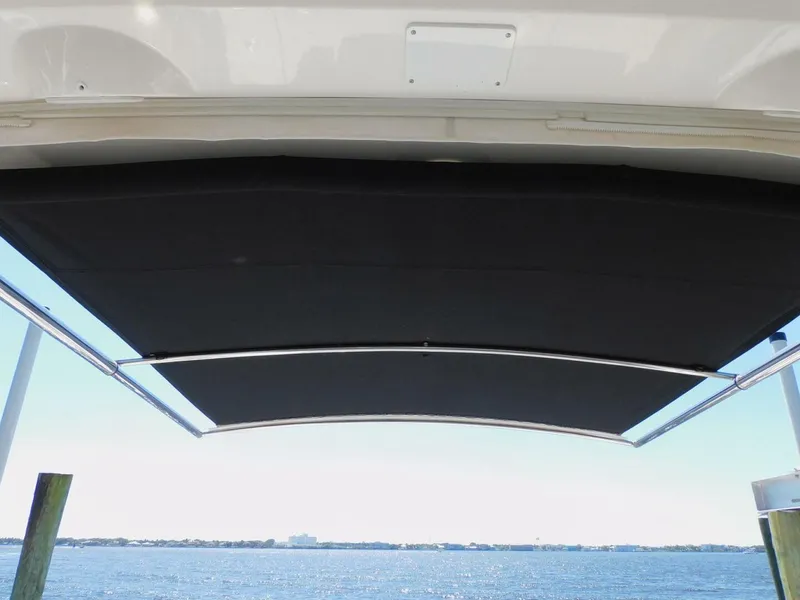 Slide: The Image of Boston Whaler 320 Vantage 2016 - 5916700