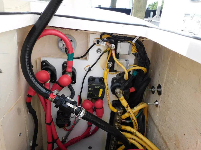 Slide: The Image of Boston Whaler 320 Vantage 2016 - 5916704